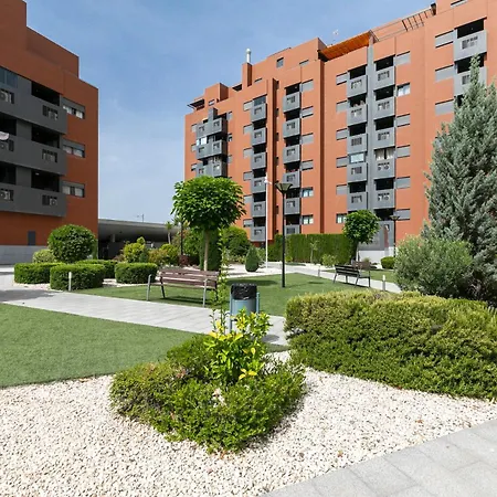 Atico Piscina Y Parking * غرناطة